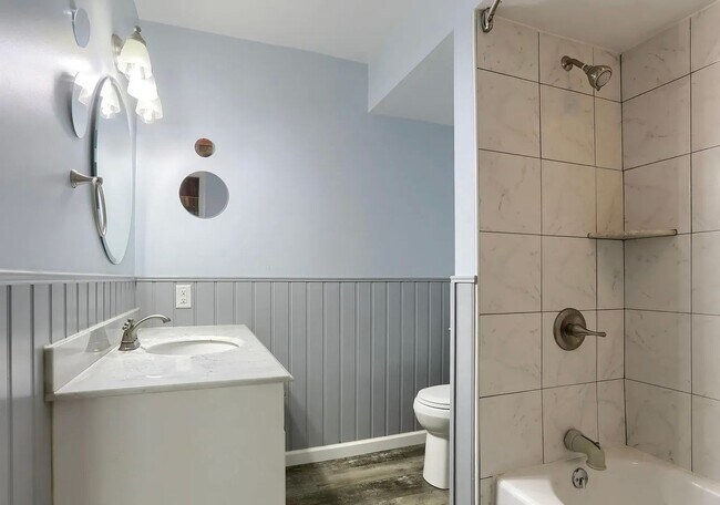 Building Photo - Secluded 3 Bedroom 4 Bath Home