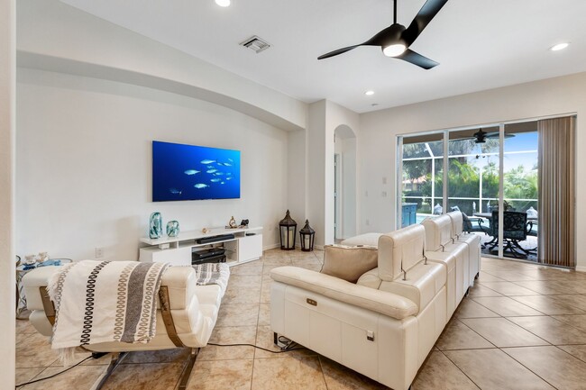 Building Photo - ** REFLECTION LAKES ** 4 BED / 2 BATH - POOL HOME - UNFURNISHED - ANNUAL RENTAL