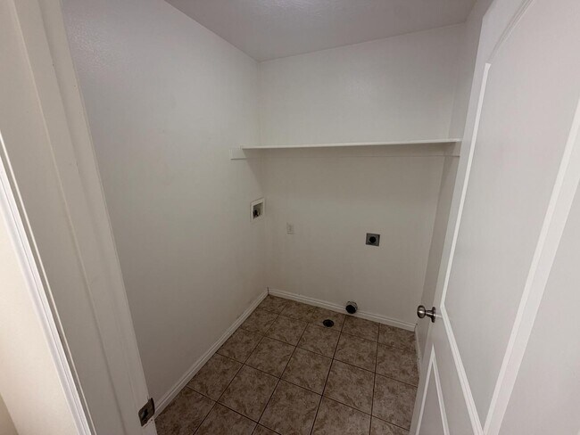 Building Photo - 4077 S Clipper St