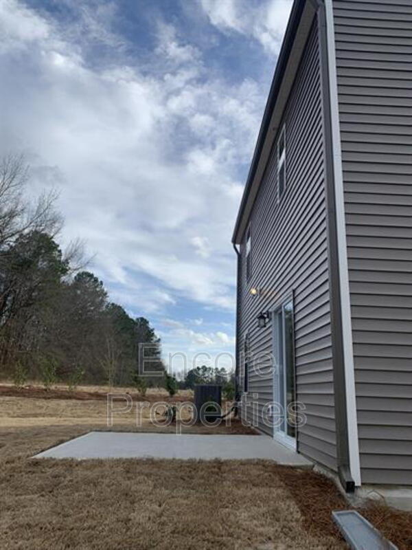 Building Photo - 800 Bellewood Gardens Dr