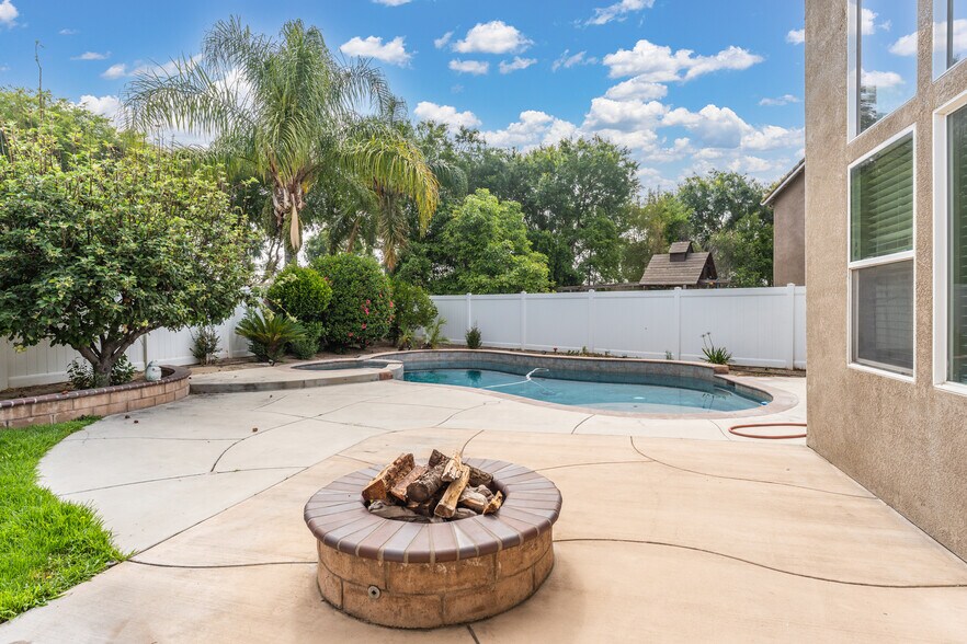 Building Photo - 13422 Apricot Tree Ln