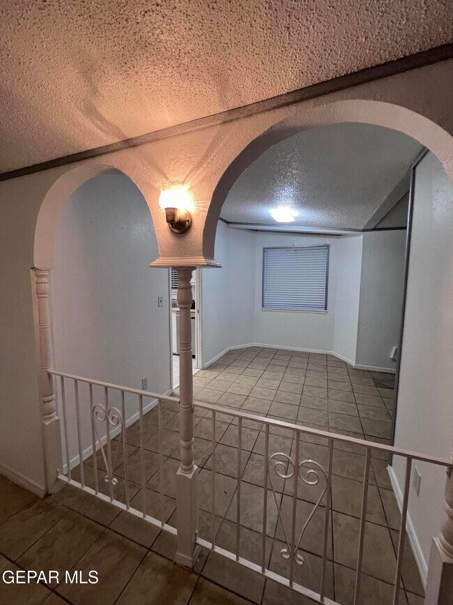 Building Photo - 4904 Winthrop Dr