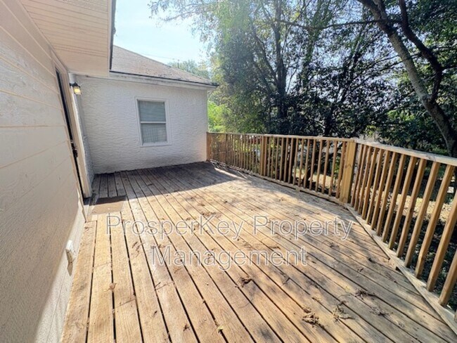 Building Photo - 4617 Rosemont Dr
