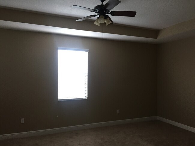 Building Photo - Lake Nona Townhome 3 Bed 2.5 Bath