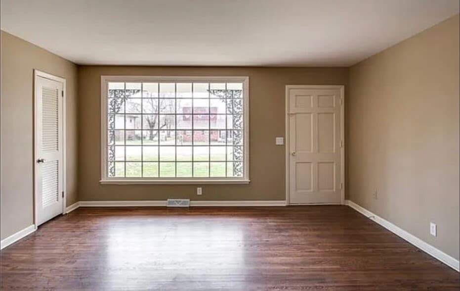 Building Photo - 147 Oak Park Dr