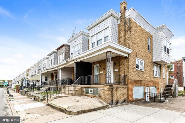 Building Photo - 900 Marcella St