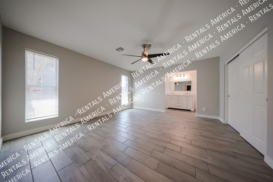 Building Photo - 2902 W Straford Dr