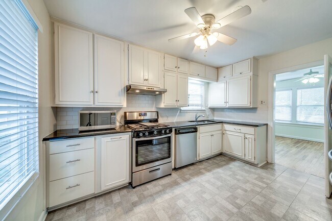 Building Photo - 136 Harmon Dr