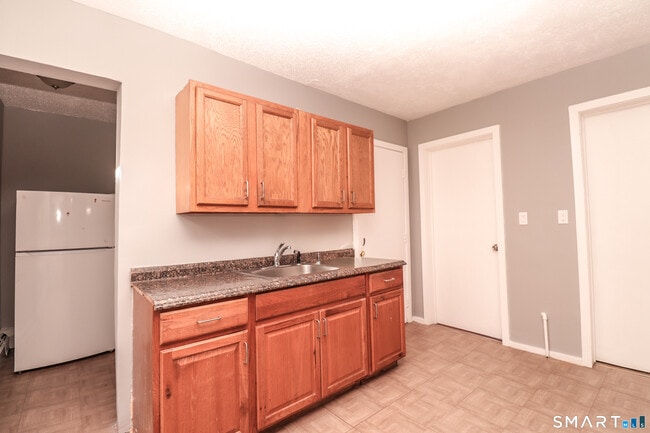 Building Photo - 117 Lamberton St