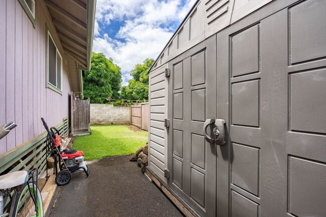 Building Photo - North Shore Boho Aloha Cottage | 2 Bed, 1 Bath | Available August 1, 2026
