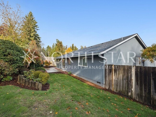 Building Photo - Beautifully Maintained Single-Level Home w...