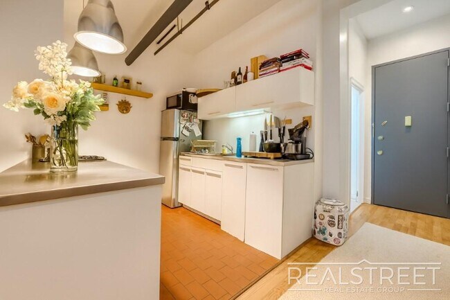 Floorplan - 337 Kent Avenue