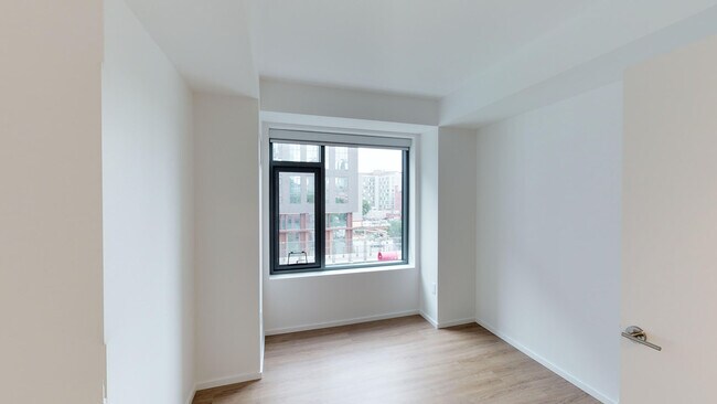 Building Photo - 347 Harrison Ave