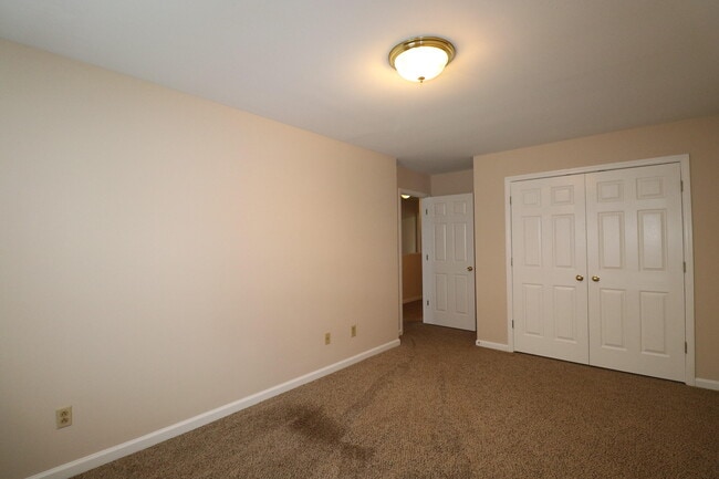 Building Photo - 3852 Sugar Creek Dr