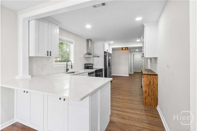 Building Photo - 2157 California Ave