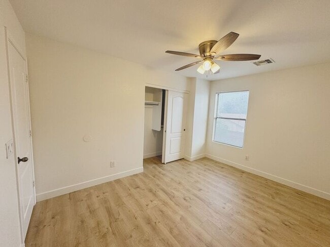 Building Photo - MOVE IN SPECIALS!! 15 DAYS RENT FREE!! Wonderful large, 4 br 2.5 ba family home in Johnson Ranch