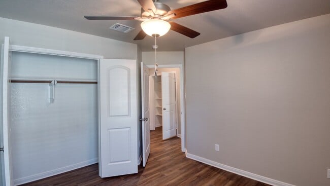 Building Photo - 2221 Terrilyn Ct