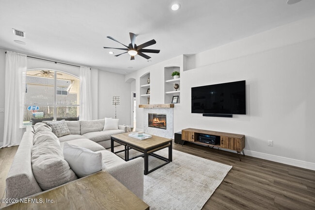 Building Photo - 13948 Spoonbill St N