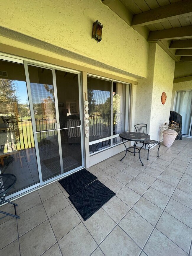 Building Photo - Charming 3Br/2Ba Updated Fully Furnished Vacation Rental W/ Golf Course View