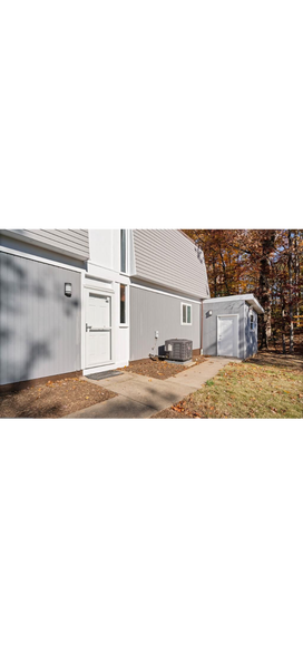 Building Photo - 2395 Yarmouth Ct