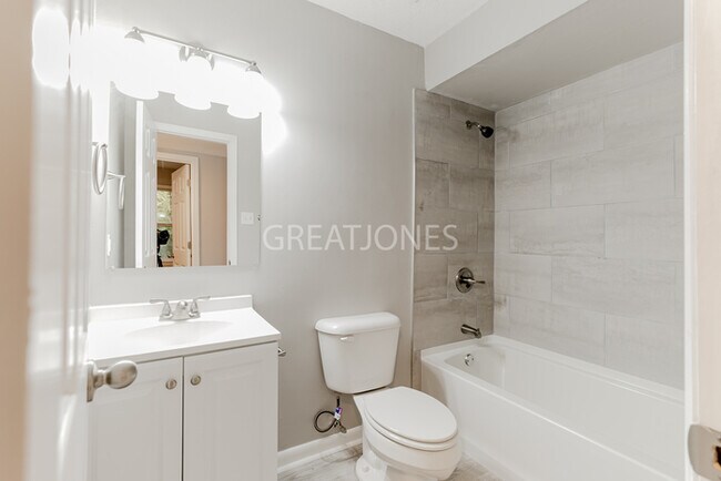 Building Photo - Charming 3 Bedroom in Raeford!