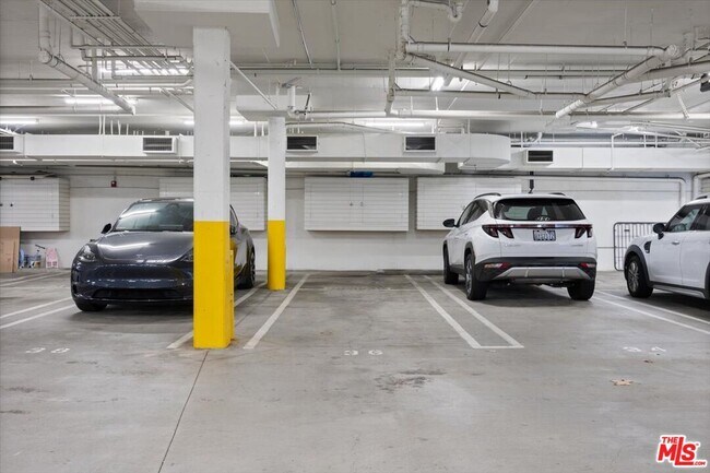 Building Photo - 12026 Hoffman St