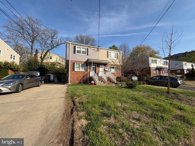 Building Photo - 5831 Mt Vernon Dr