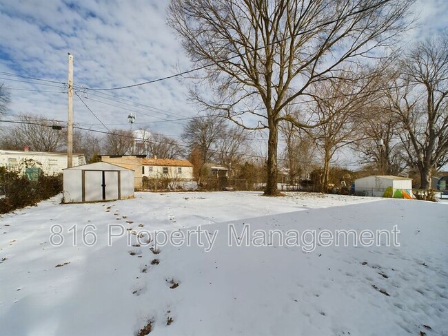 Building Photo - 9106 E 73rd St