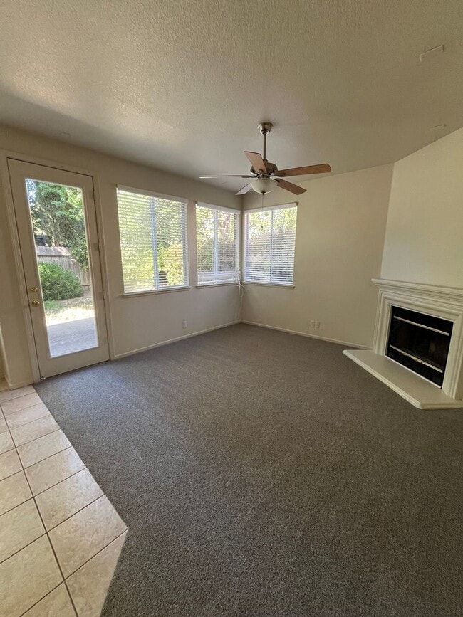 Building Photo - Large 5 Bedroom Home in Mace Ranch