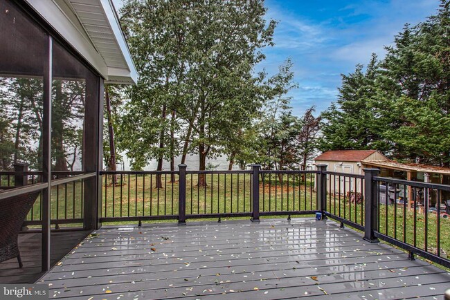 Building Photo - 43840 Bardmore Way