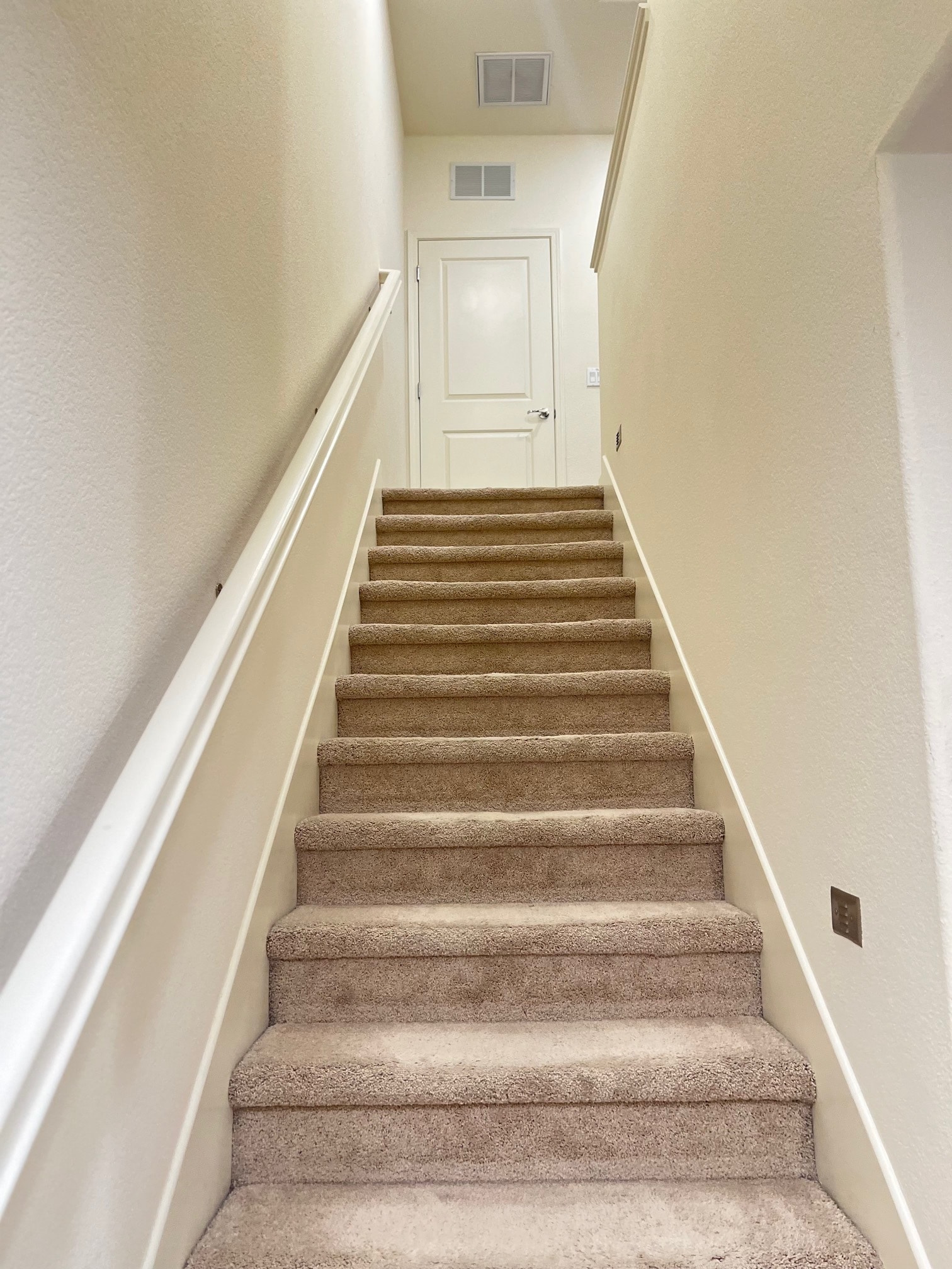 Building Photo - 226 Rosarno Ct