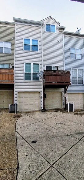 Building Photo - 6020 Lincolnia Rd