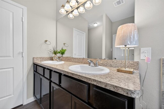 Building Photo - 3843 Briar Water Ct