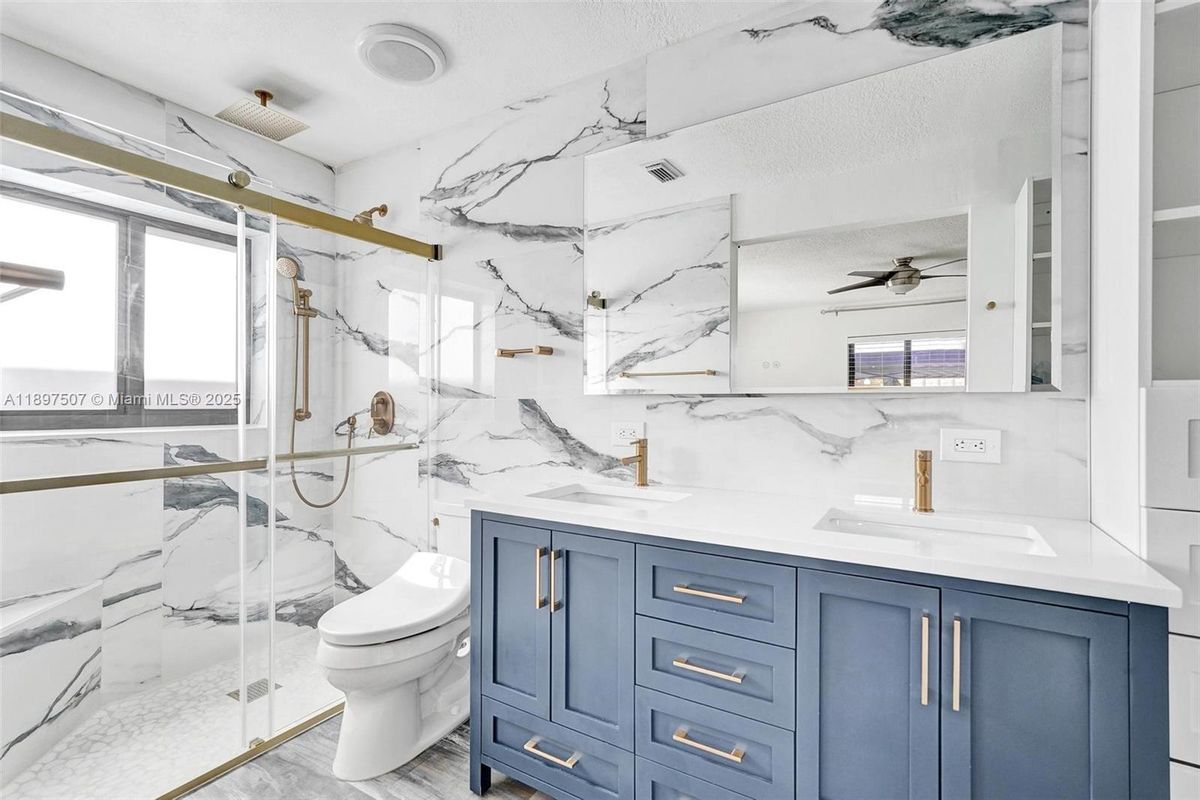 Building Photo - 8105 SW 10th St