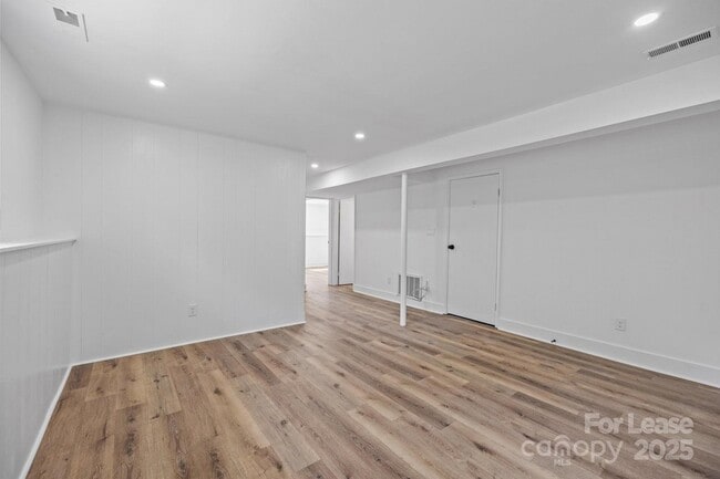 Building Photo - 7120 Clear Crossing Ln