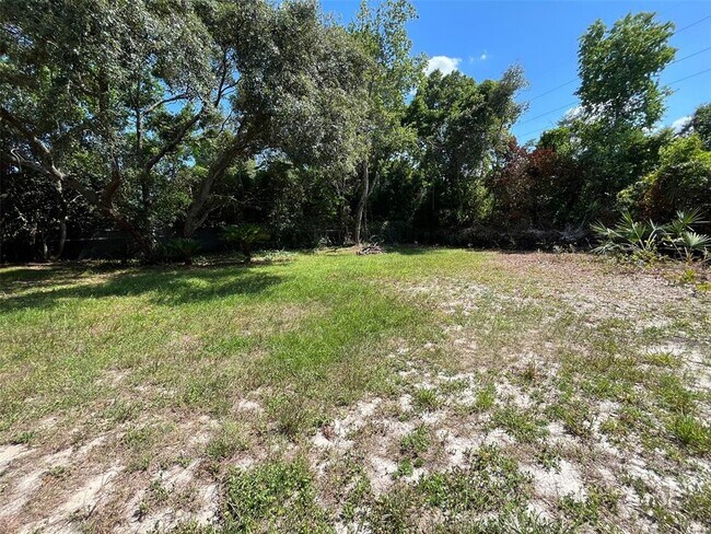 Building Photo - 1098 Seagate Dr W