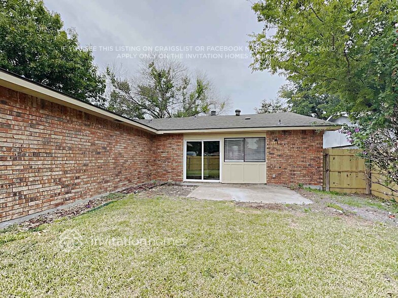 Building Photo - 9114 Vagas Dr