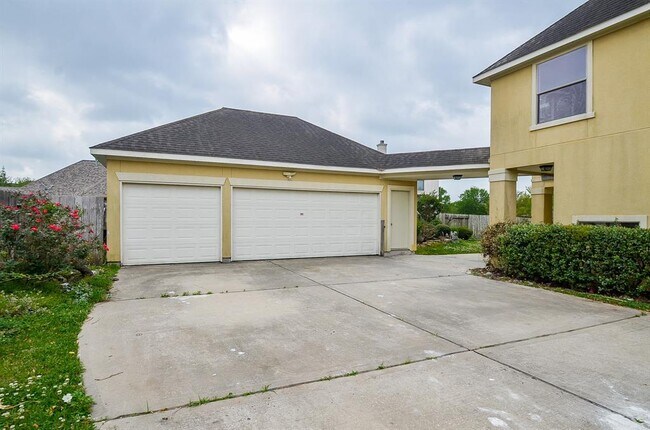 Building Photo - 15127 Oldtown Bridge Ct