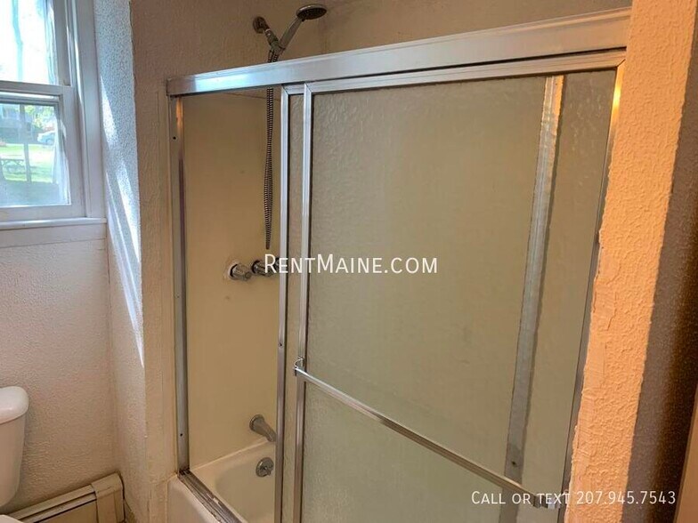 Building Photo - 701 Main St