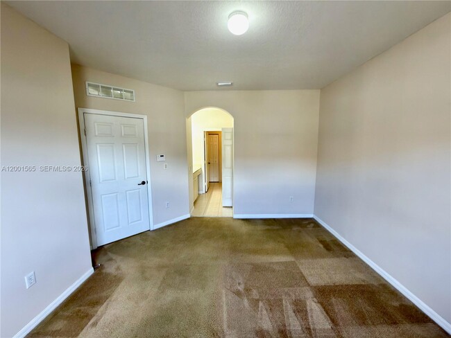 Building Photo - 14110 SW 51st Ct