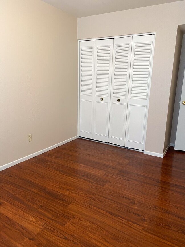 Building Photo - I-10 and Baseline, 3 bed, 2 bath, Patio home Fridge Included