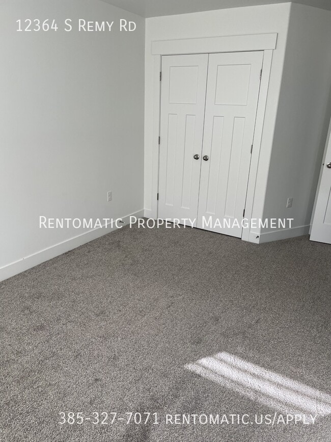 Building Photo - 12364 Remy Rd