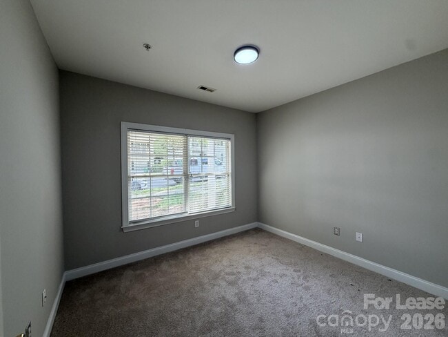 Building Photo - 21230 Hickory St