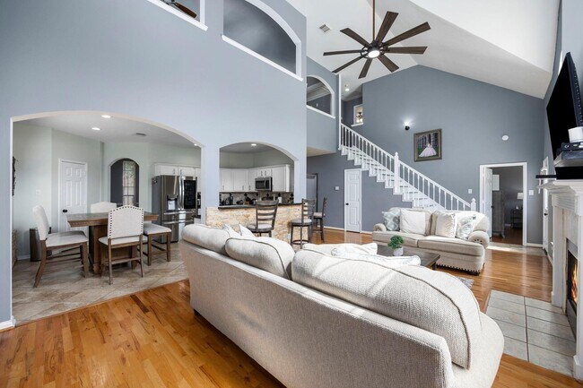 Building Photo - 16315 Scotch Hollow Ln
