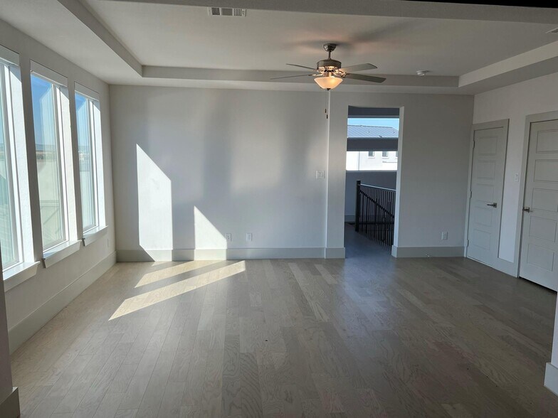 Building Photo - 7706 Element Ave
