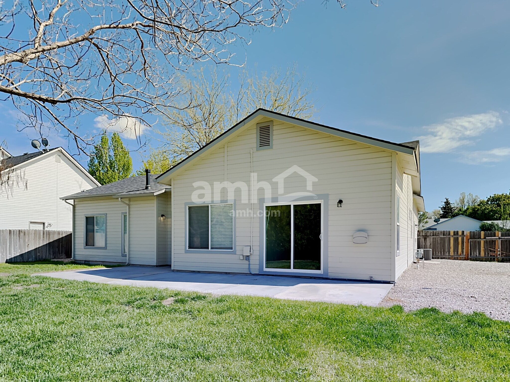 Building Photo - 956 W State St