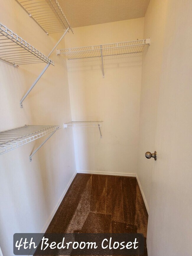 Building Photo - Spacious 4-Bedroom Home with Loft in Charm...