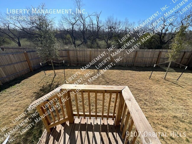 Building Photo - 4 Bed, 2.5 Bath 1950 sq ft Home on a Green...