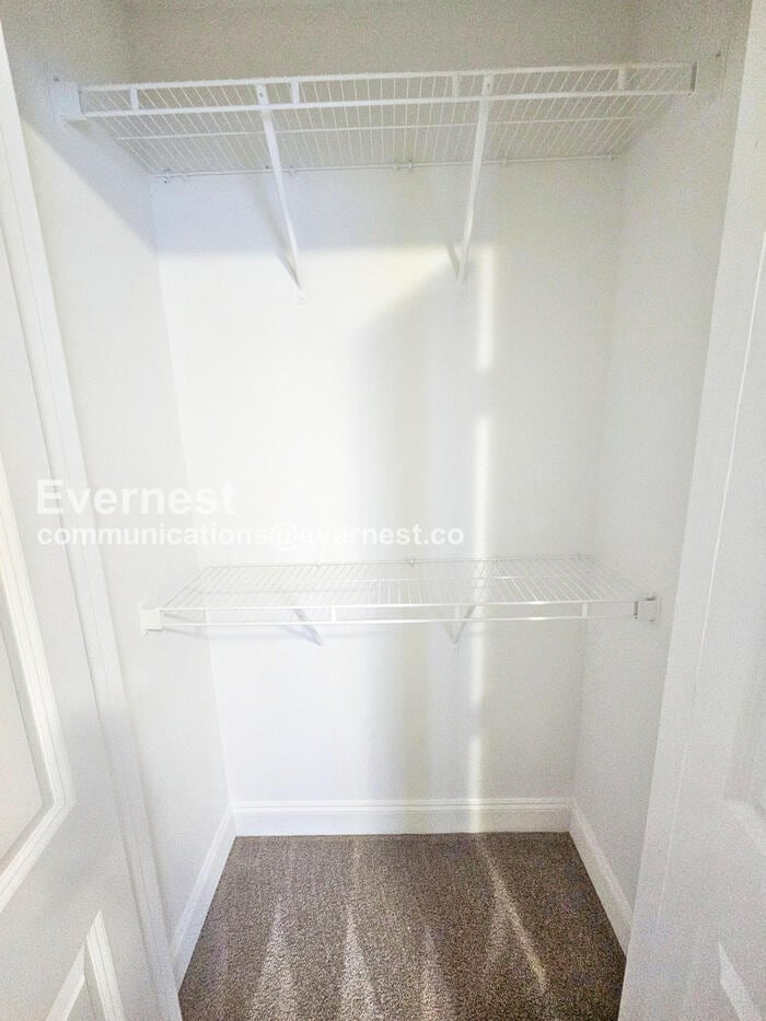 Building Photo - 809 Goswell Dr