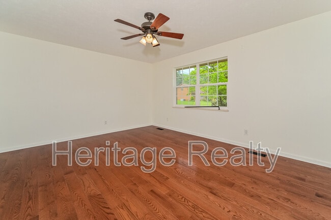Building Photo - 9608 Clearwater Dr